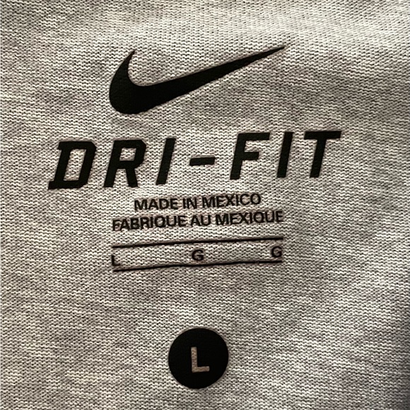 Nike Dri-Fit T-shirt - Size Large - Picture 5 of 5